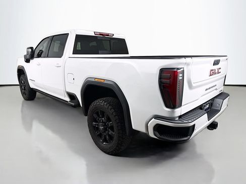 Used 2024 GMC Sierra 2500 AT4 w/ AT4 Premium Plus Package AWD/4WD image 5