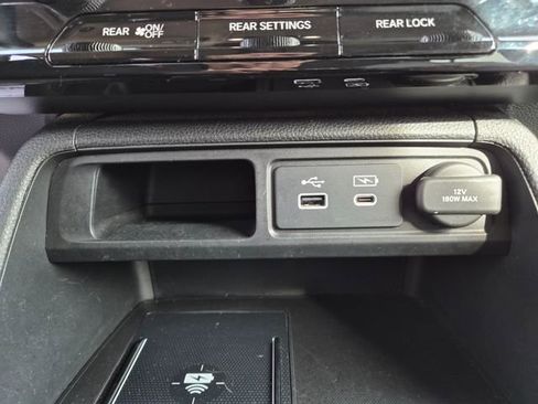 Used 2023 Honda Pilot Elite image 41