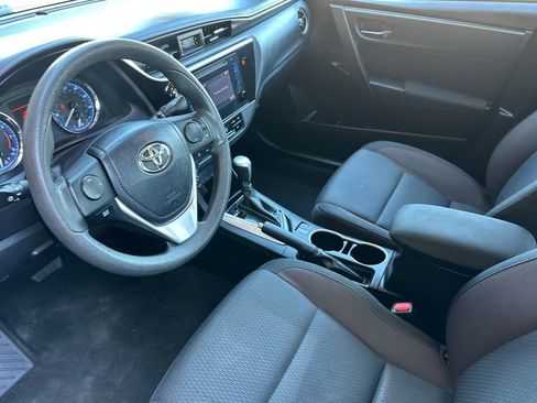 Used 2019 Toyota Corolla LE FWD image 10