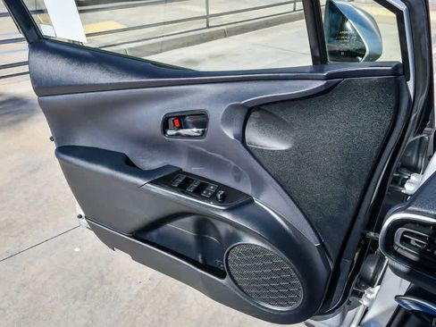 Used 2019 Toyota Prius Prime Advanced image 26