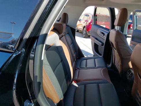 Used 2024 Ford Bronco Sport Outer Banks w/ Tech Package image 11