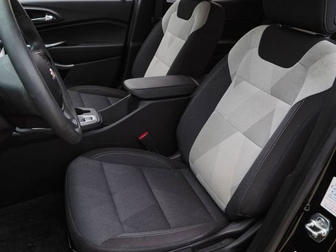 Used 2024 Chevrolet Trax LS w/ LS Convenience Package FWD image 8