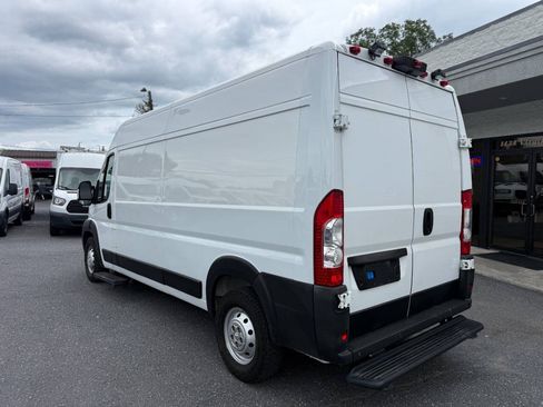 Used 2021 RAM ProMaster 2500 w/ Interior LED Lighting Group FWD image 2