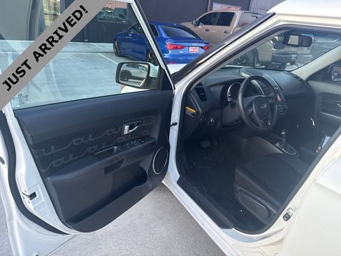 Used 2012 Kia Soul + w/ Audio Pkg image 10