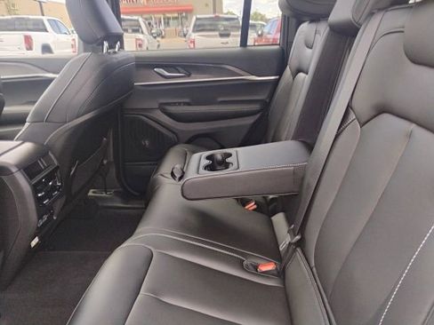 New 2025 Jeep Grand Cherokee Limited image 13