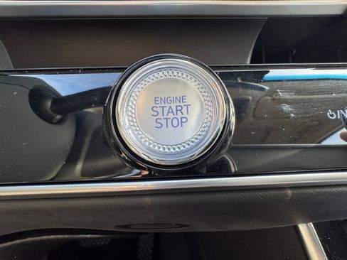 Used 2026 Genesis GV70 2.5T Select image 30