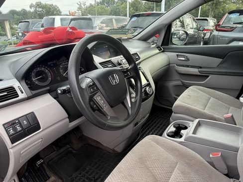 Used 2015 Honda Odyssey EX image 9