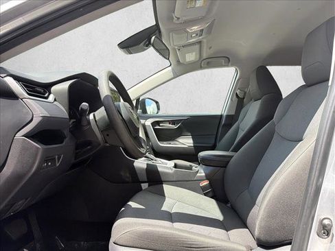 Used 2025 Toyota RAV4 XLE AWD/4WD image 11