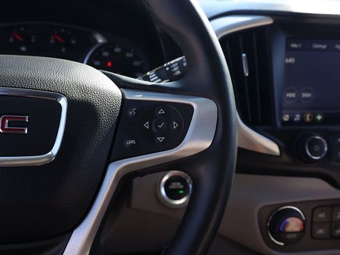 Used 2024 GMC Terrain SLT image 27