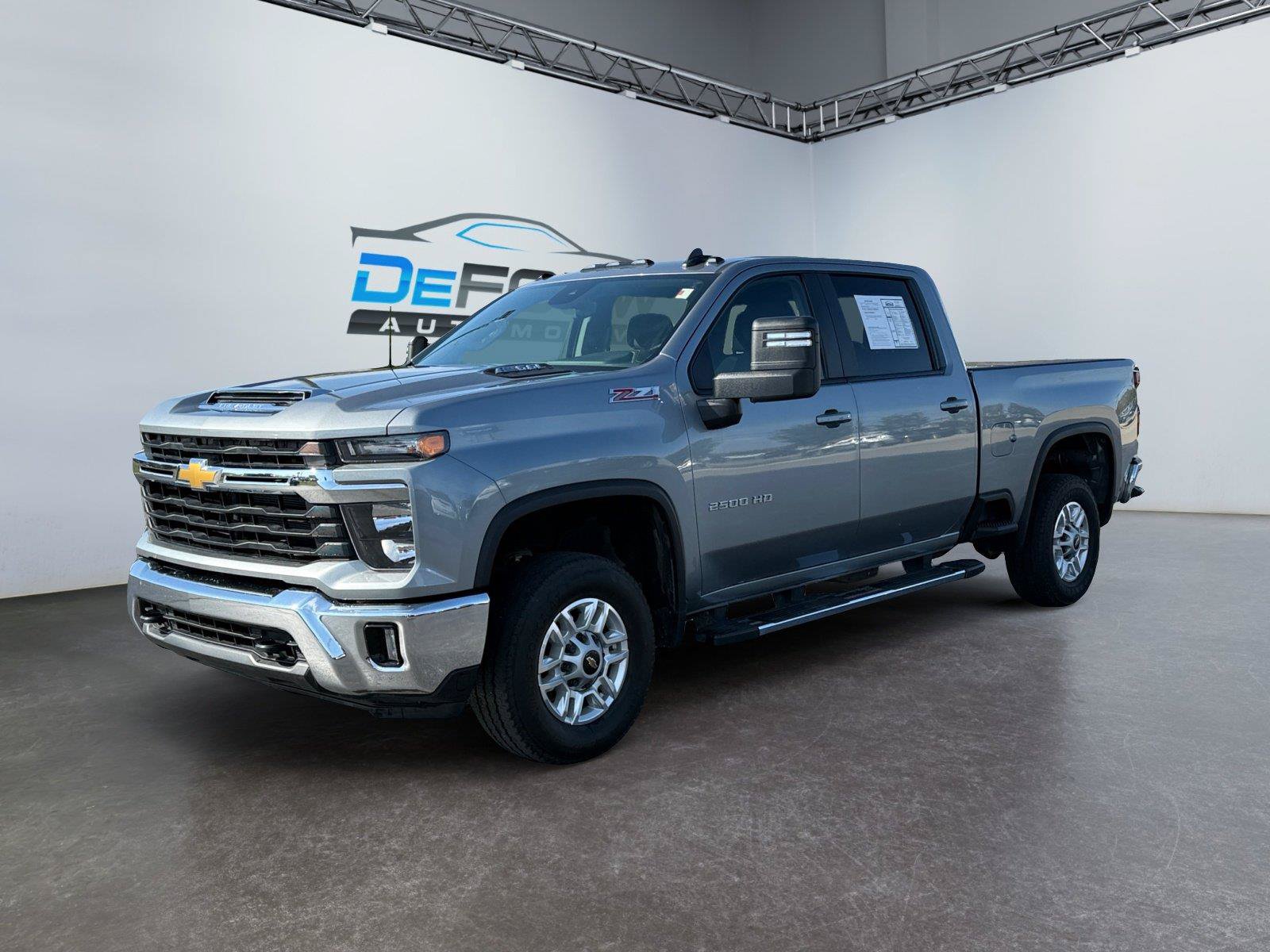 Used 2025 Chevrolet Silverado 2500 LT w/ Convenience Package AWD/4WD image 7