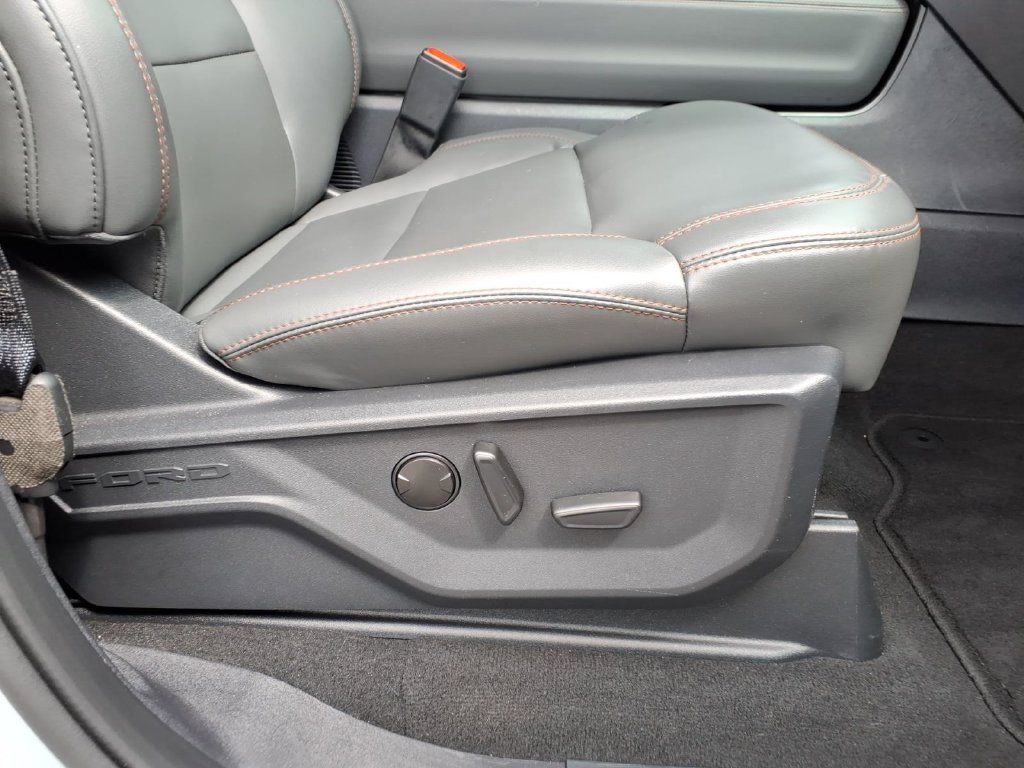 Used 2025 Ford Expedition Active RWD image 13