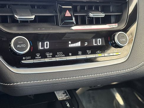 Used 2025 Toyota Corolla XSE FWD image 21