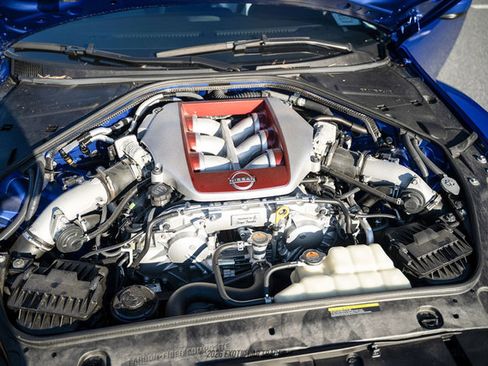 Used 2024 Nissan GT-R AWD/4WD image 15