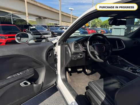 Used 2015 Dodge Challenger SXT RWD image 21