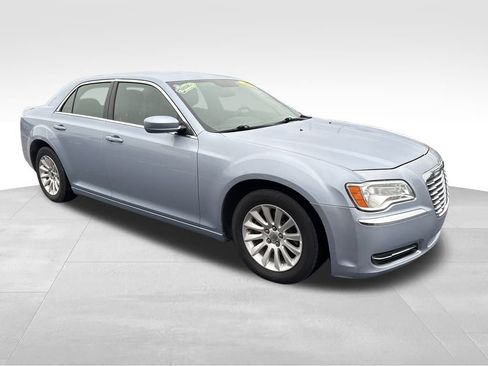 Used 2012 Chrysler 300 image 8