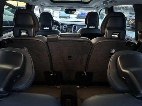 Used 2016 Volvo XC90 T6 Momentum w/ Momentum Plus Package AWD/4WD image 16