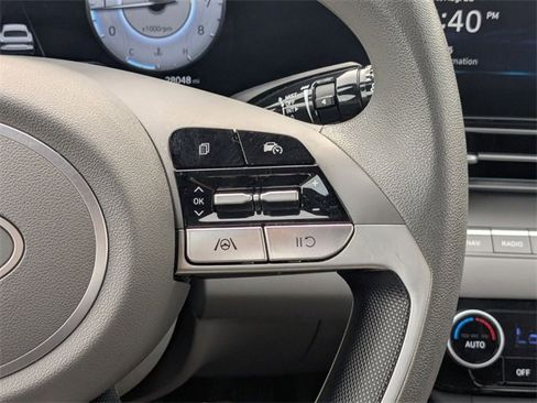 Used 2024 Hyundai Elantra SEL image 18