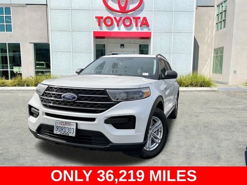 Used 2022 Ford Explorer XLT image 4