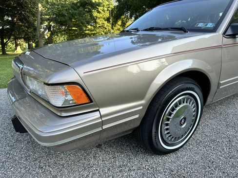 Used 1996 Buick Century Sedan FWD image 86