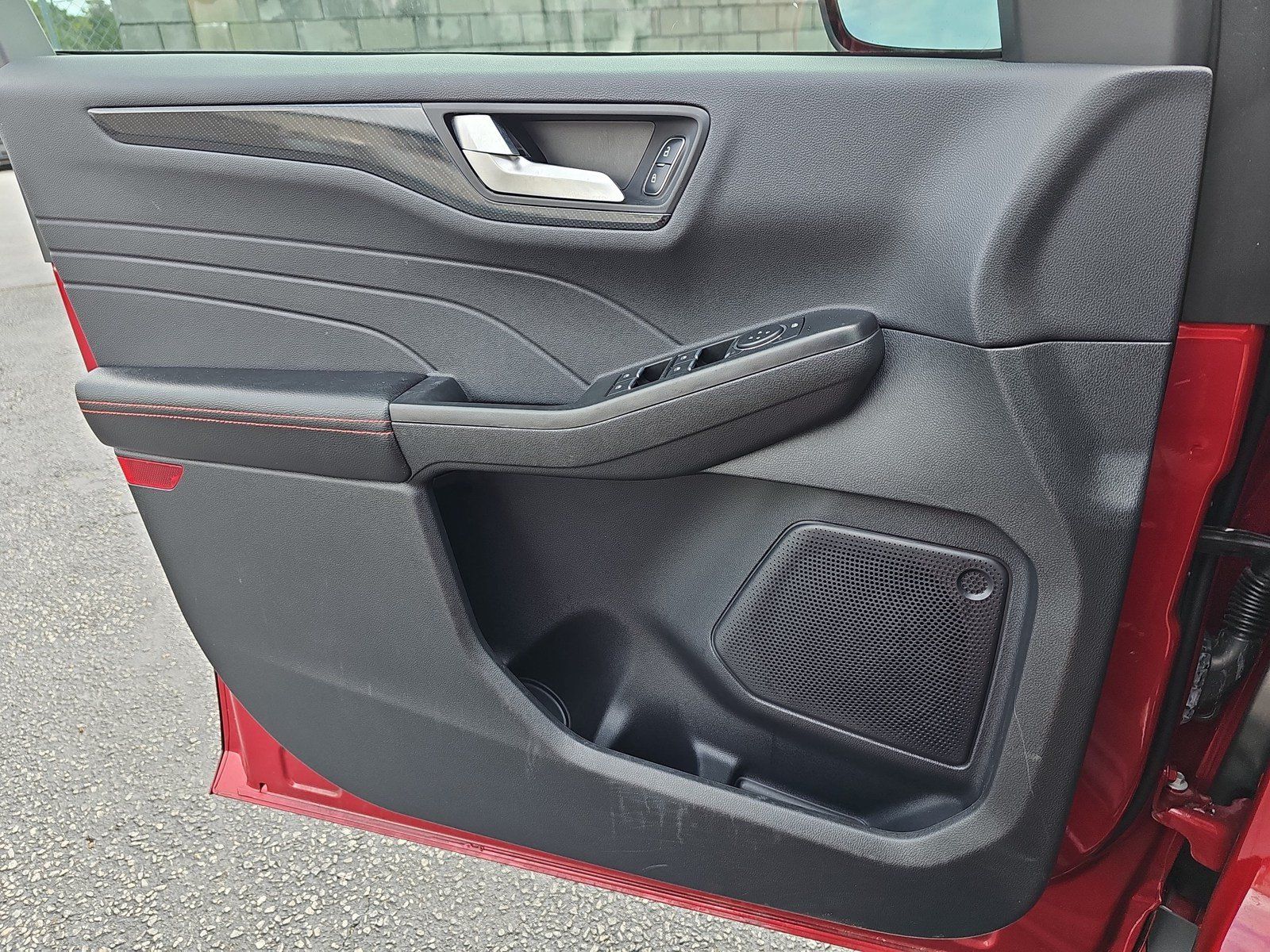 Used 2024 Ford Escape ST-Line w/ Tech Pack #1 FWD image 31