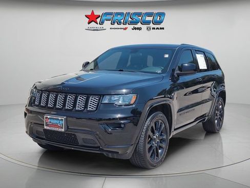 Used 2021 Jeep Grand Cherokee Laredo X AWD/4WD image 3