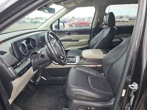 Used 2022 Kia Carnival LX FWD image 8