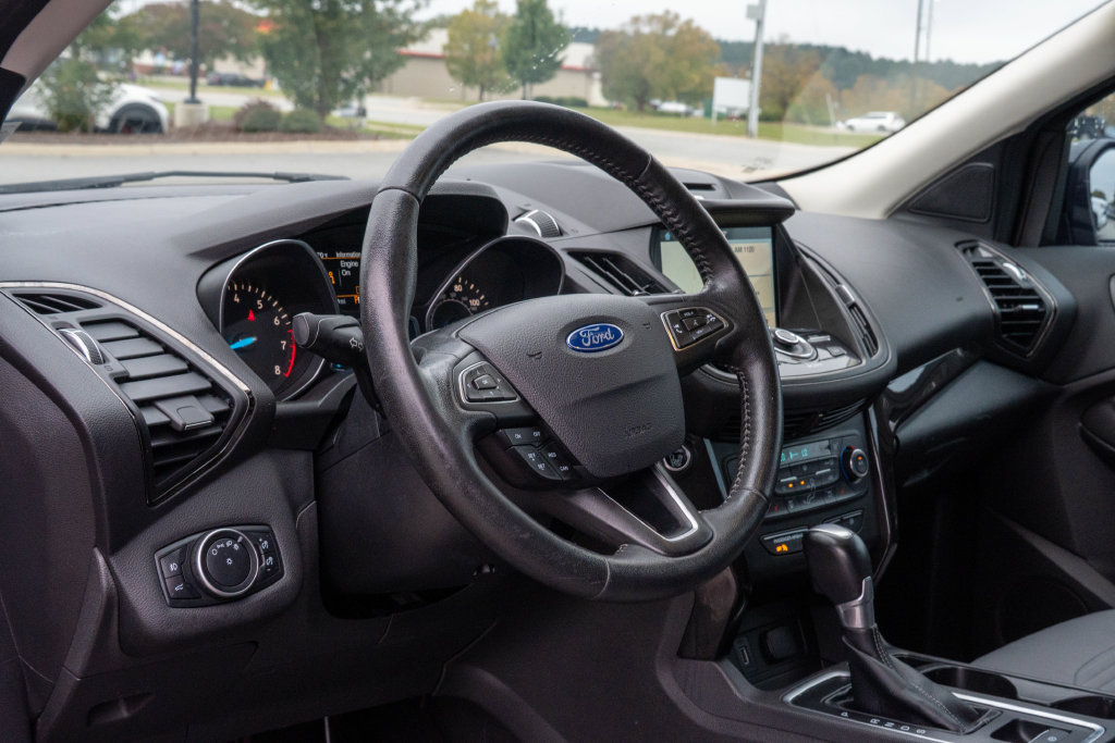 Used 2017 Ford Escape Titanium FWD image 11