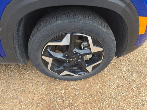 Used 2025 Kia Seltos S image 12