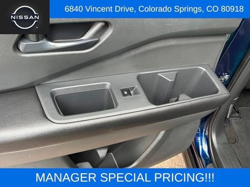 Used 2024 Nissan Pathfinder SV FWD image 28