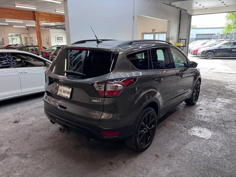 Used 2017 Ford Escape SE w/ Equipment Group 201A AWD/4WD image 6