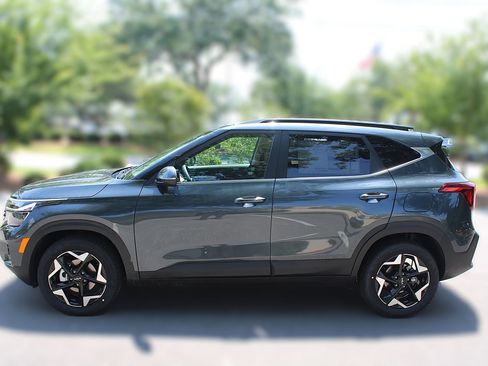 New 2026 Kia Seltos EX FWD image 13