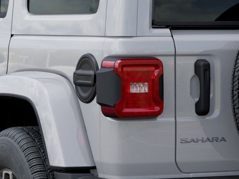 New 2025 Jeep Wrangler Unlimited Sahara AWD/4WD image 11