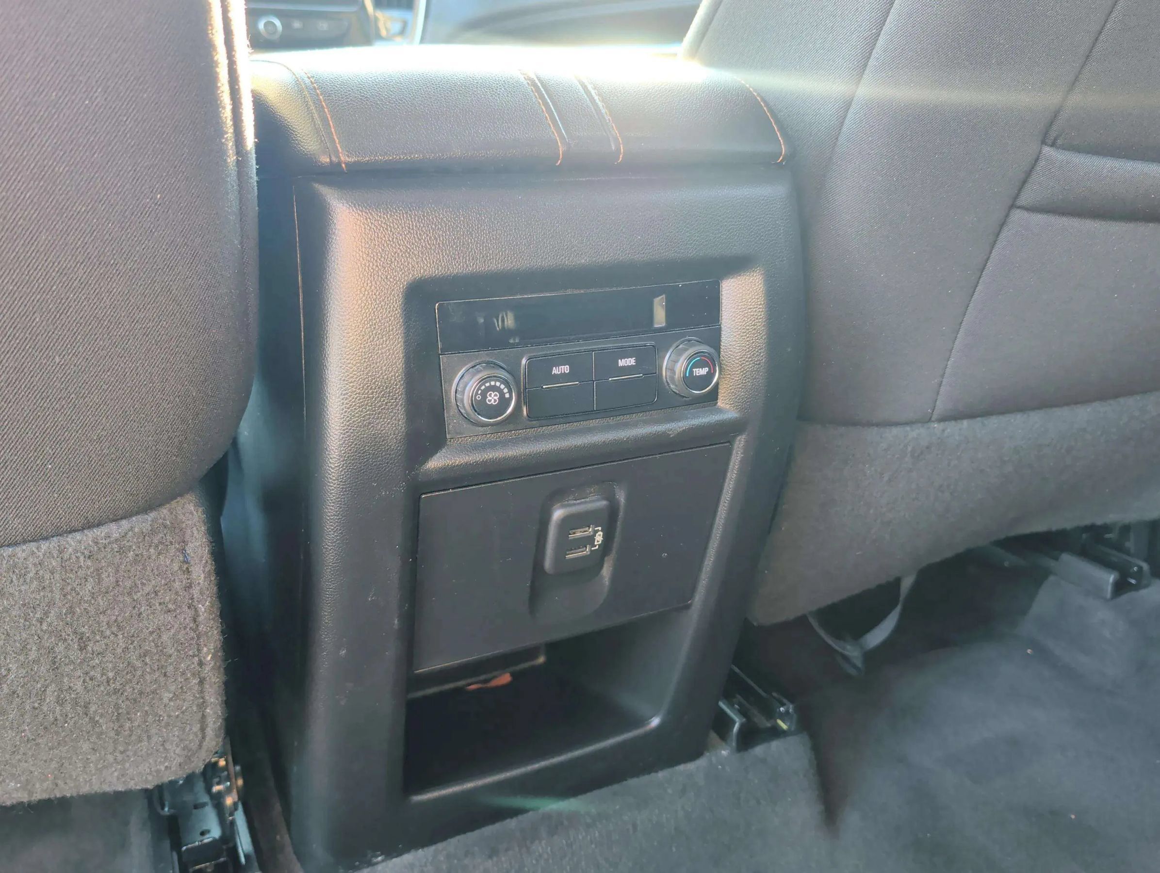 Used 2020 Chevrolet Traverse LT AWD/4WD image 35
