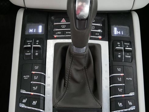 Used 2017 Porsche Macan S image 23