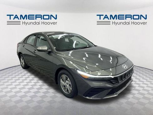 New 2026 Hyundai Elantra SE image 7