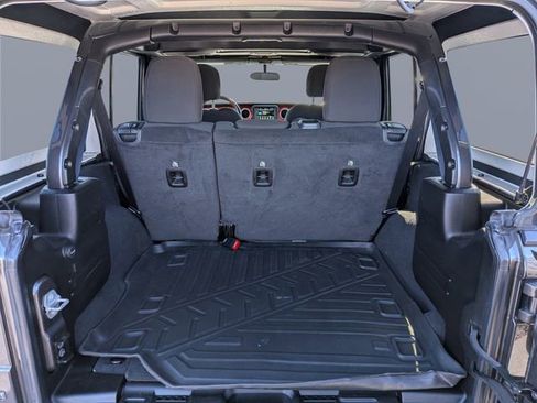 Used 2021 Jeep Wrangler Unlimited Rubicon image 14