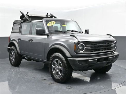 Used 2023 Ford Bronco 4-Door image 2