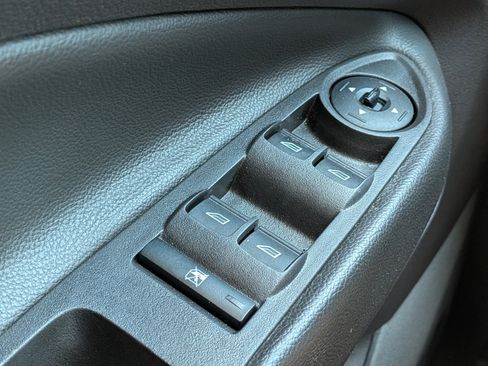 Used 2015 Ford Escape SE image 23