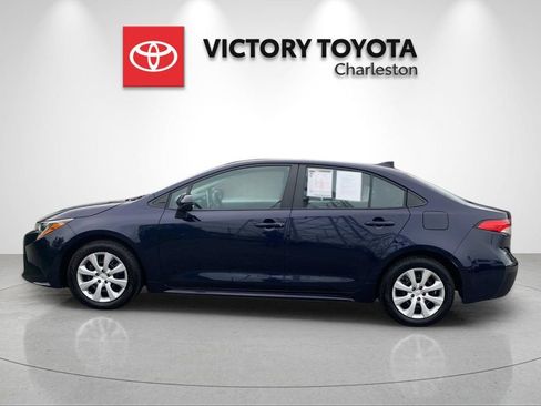 Used 2021 Toyota Corolla LE FWD image 2