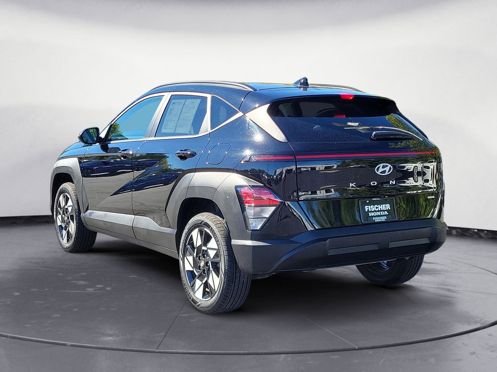 Used 2025 Hyundai Kona SEL AWD/4WD image 4