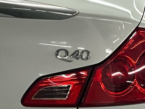 Used 2015 INFINITI Q40 w/ Moonroof Package image 32