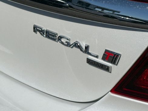 Used 2016 Buick Regal AWD image 29