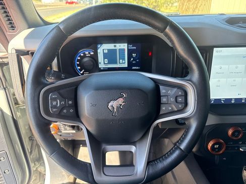 Used 2021 Ford Bronco Badlands image 16