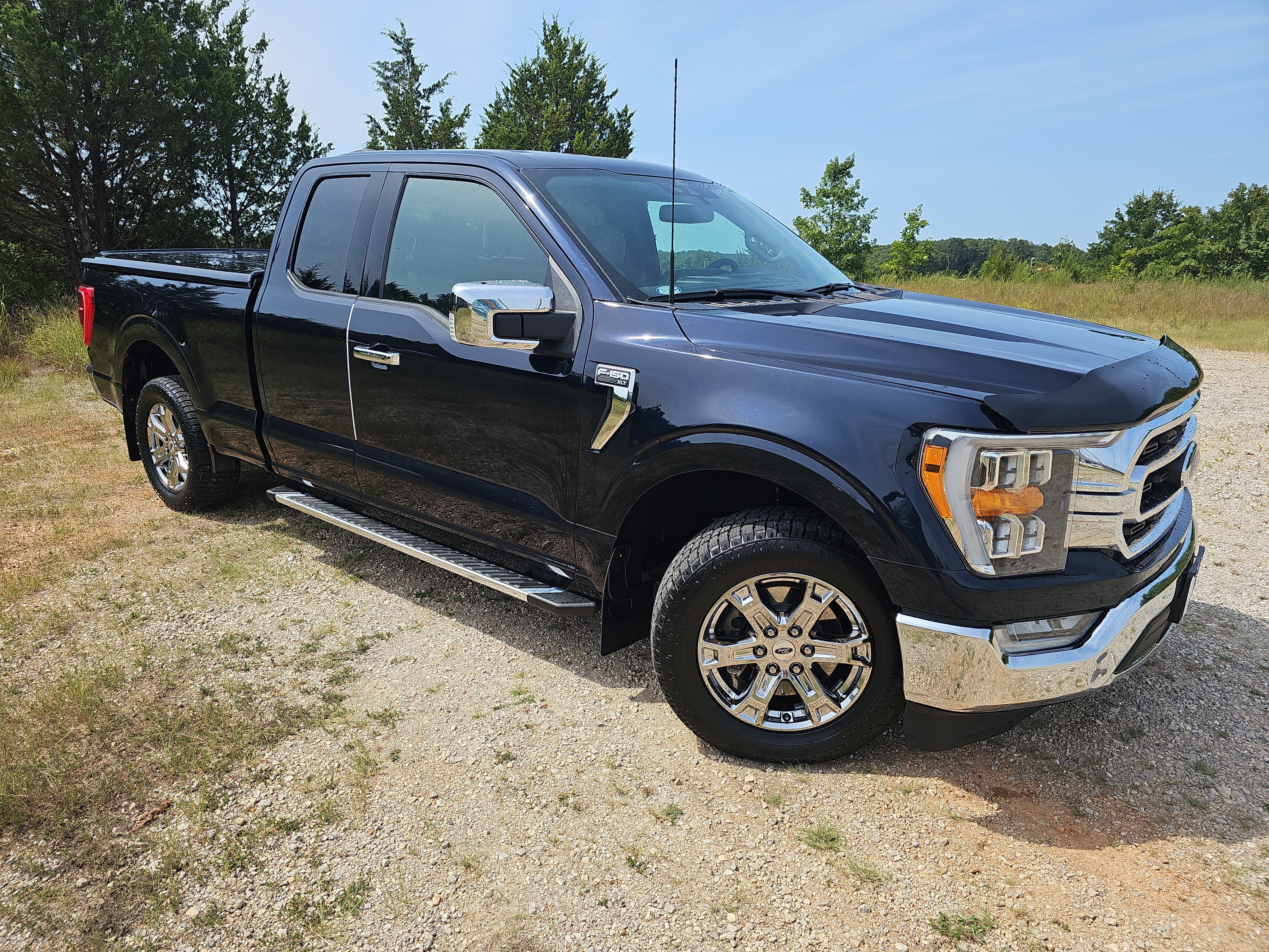 Used 2022 Ford F150 XLT w/ Equipment Group 302A High RWD image 2