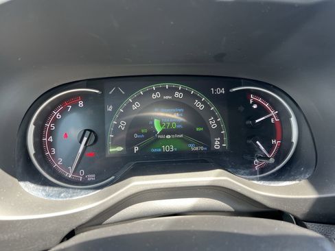 Used 2024 Toyota RAV4 XLE FWD image 21