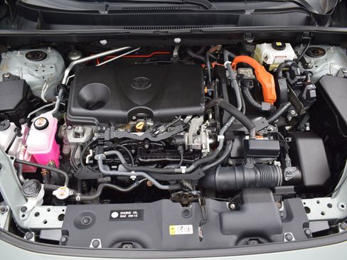 Used 2021 Toyota RAV4 XLE image 9