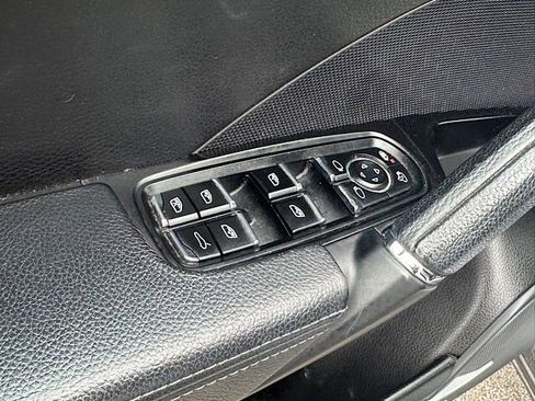 Used 2017 Porsche Cayenne image 16