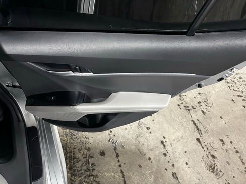 Used 2019 Toyota Camry SE image 23