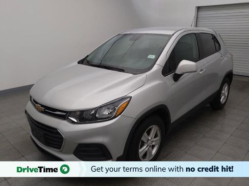 Used 2022 Chevrolet Trax LS w/ Tint and Cruise Package FWD image 1