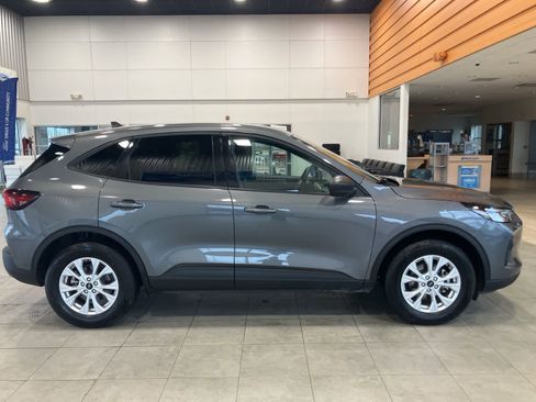Used 2025 Ford Escape Active image 4